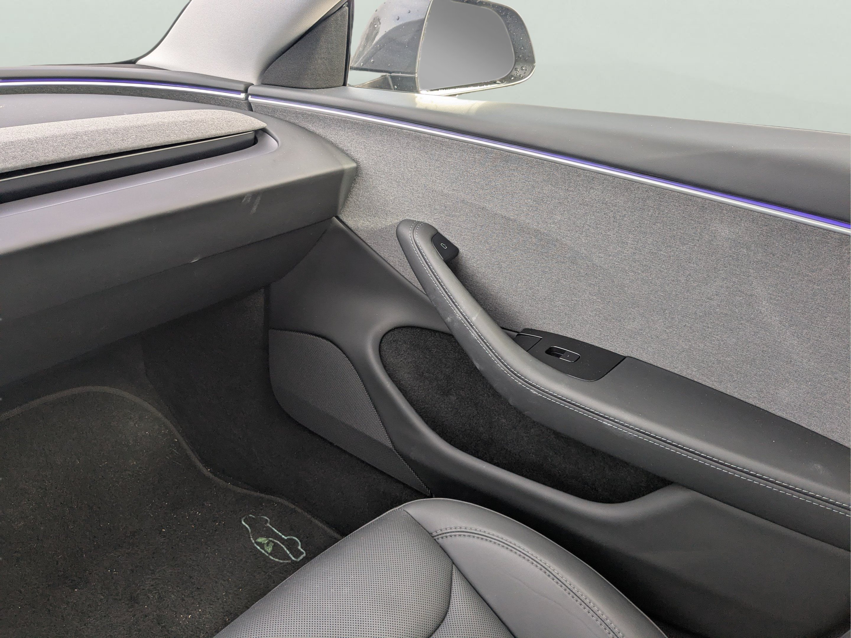 Used 2024 Tesla Model 3 Standard Range RWD image 39