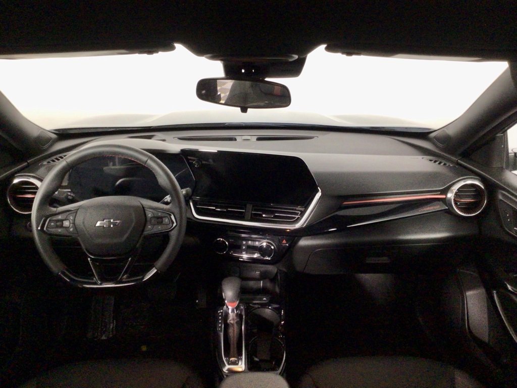 Used 2025 Chevrolet Trax RS image 26