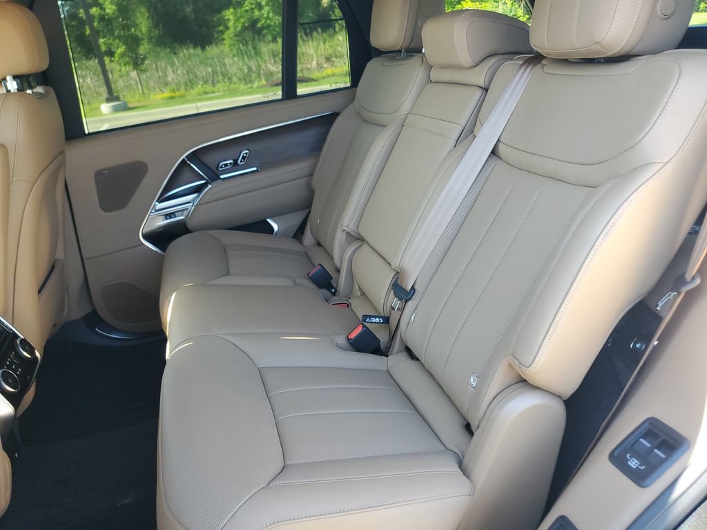 New 2026 Land Rover Range Rover Long Wheelbase SE AWD/4WD image 29