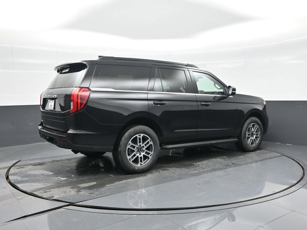 New 2026 Ford Expedition Active image 9