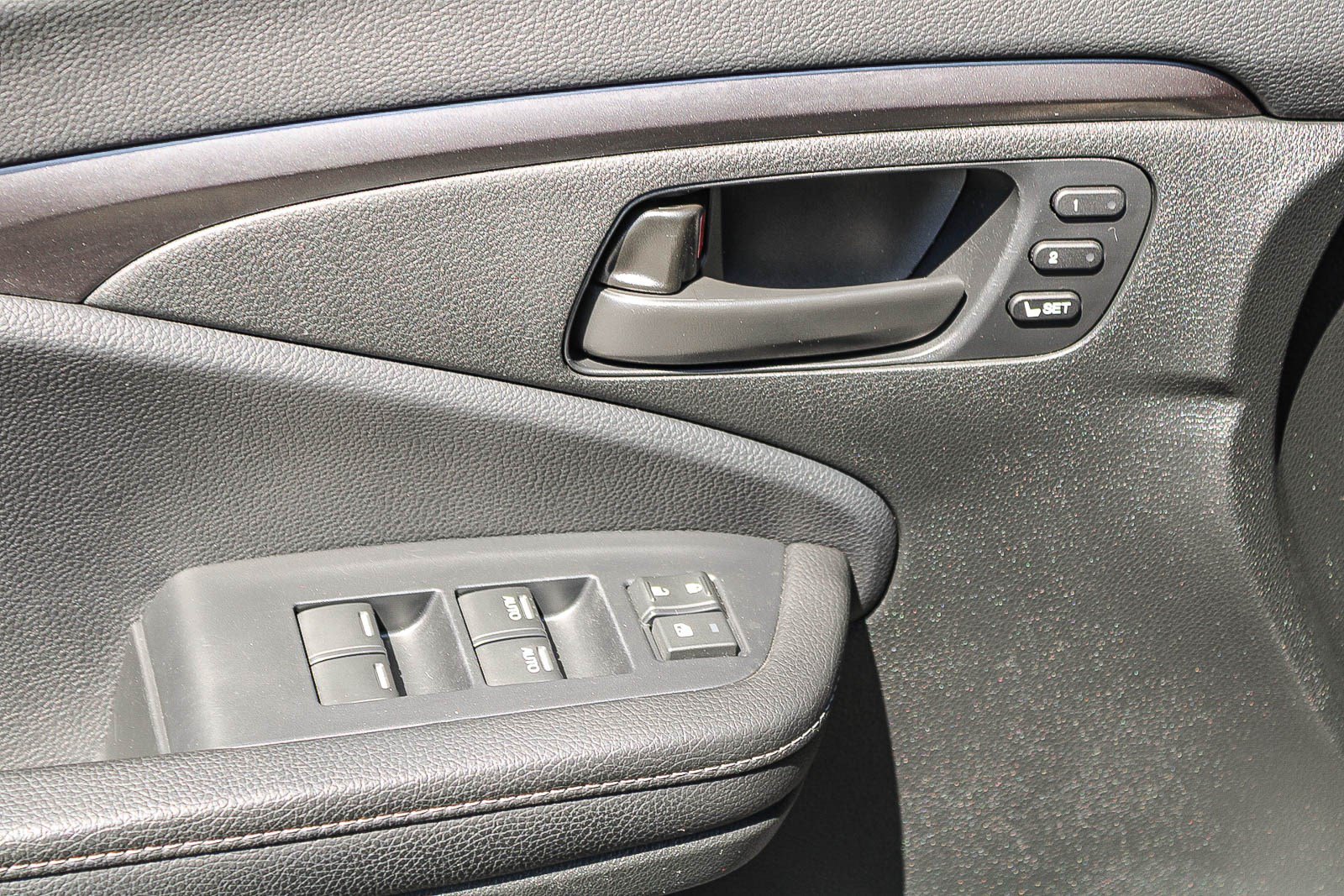 Used 2025 Honda Passport EX-L image 22
