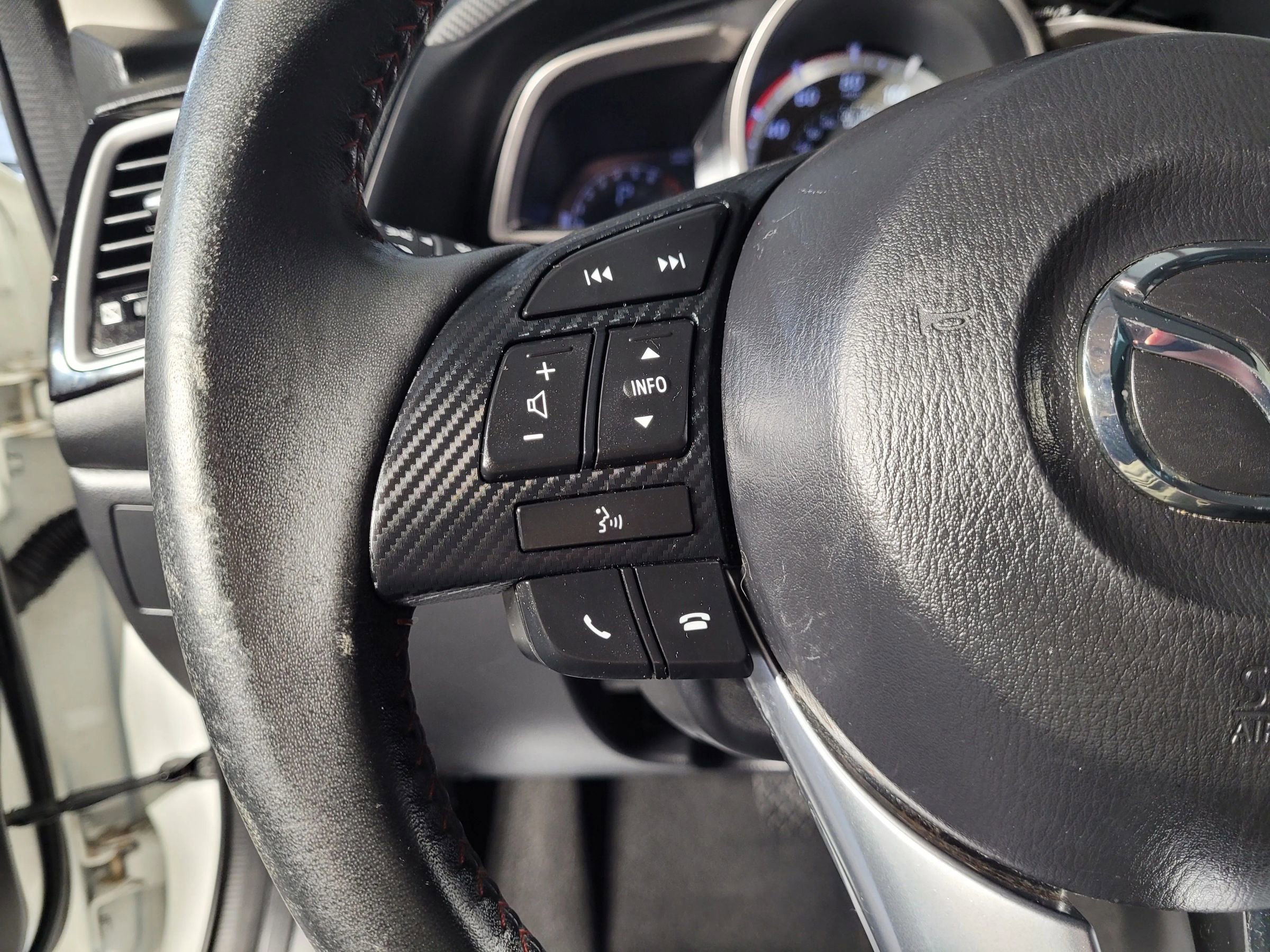 Used 2014 MAZDA MAZDA3 i Grand Touring image 26