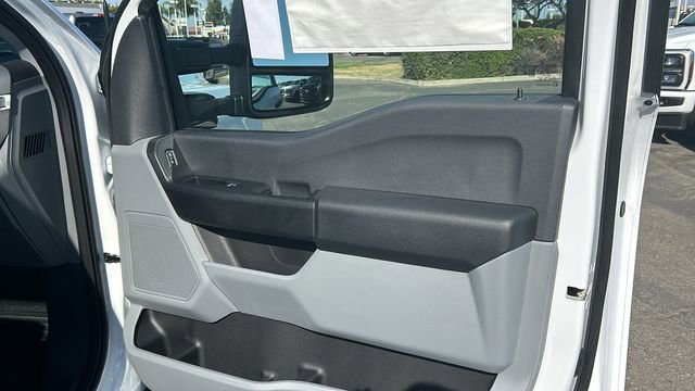 New 2025 Ford F550 4x4 Regular Cab Super Duty image 17