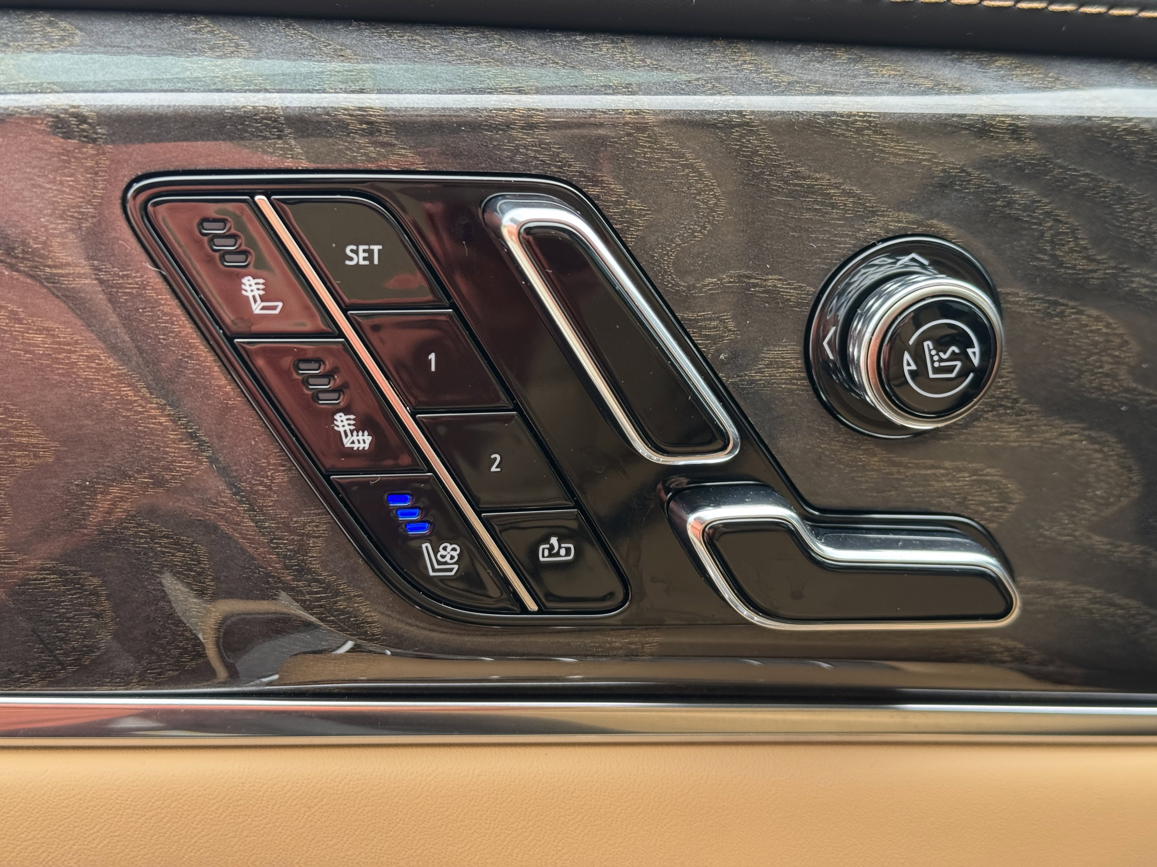 New 2026 Cadillac Escalade IQ Sport 2 w/ LPO, ONYX Package image 20