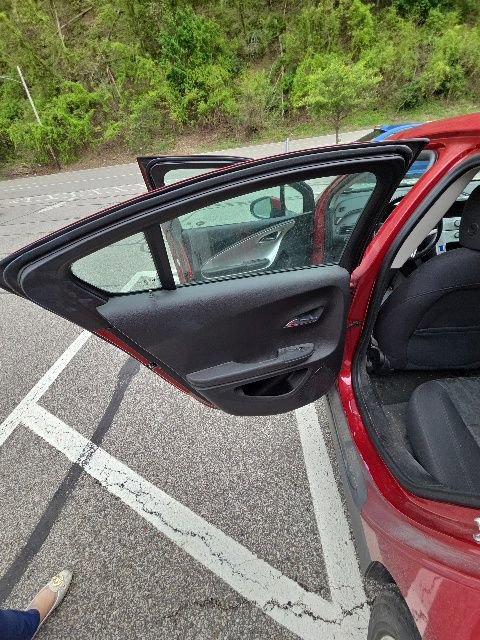 Used 2013 Chevrolet Volt w/ Enhanced Safety Package 2 FWD image 17