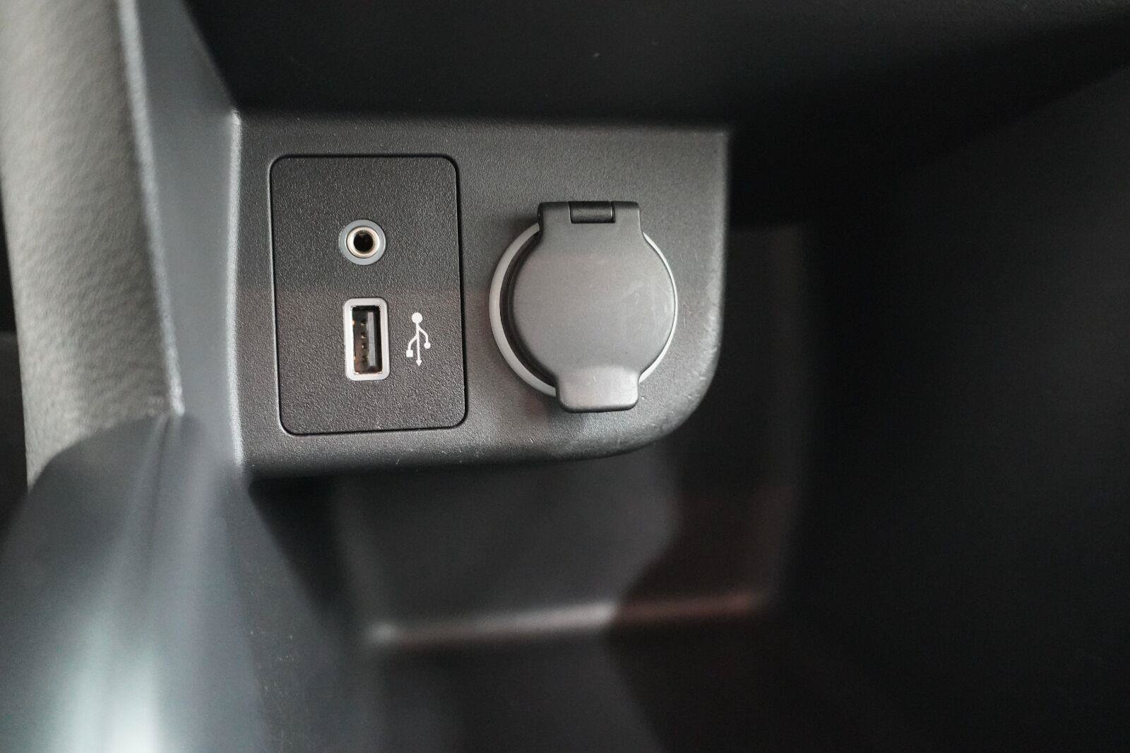 Used 2024 Nissan Kicks S FWD image 17