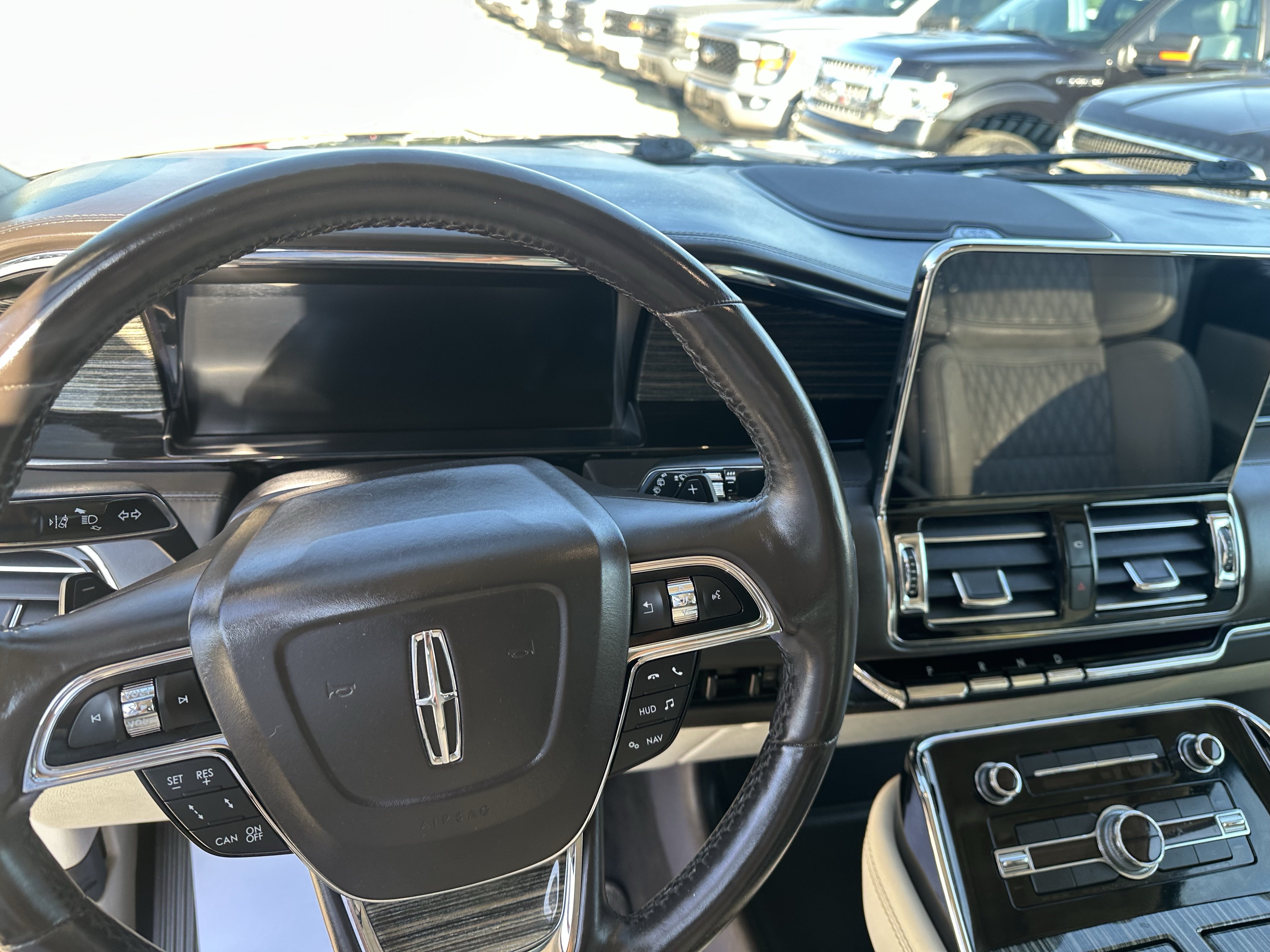 Used 2021 Lincoln Navigator L Black Label w/ Cargo Convenience Package AWD/4WD image 18