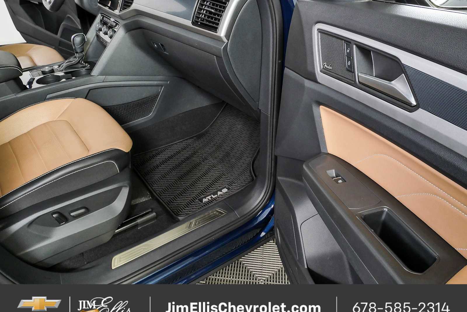 Used 2022 Volkswagen Atlas Cross Sport SEL Premium R-Line AWD/4WD image 24