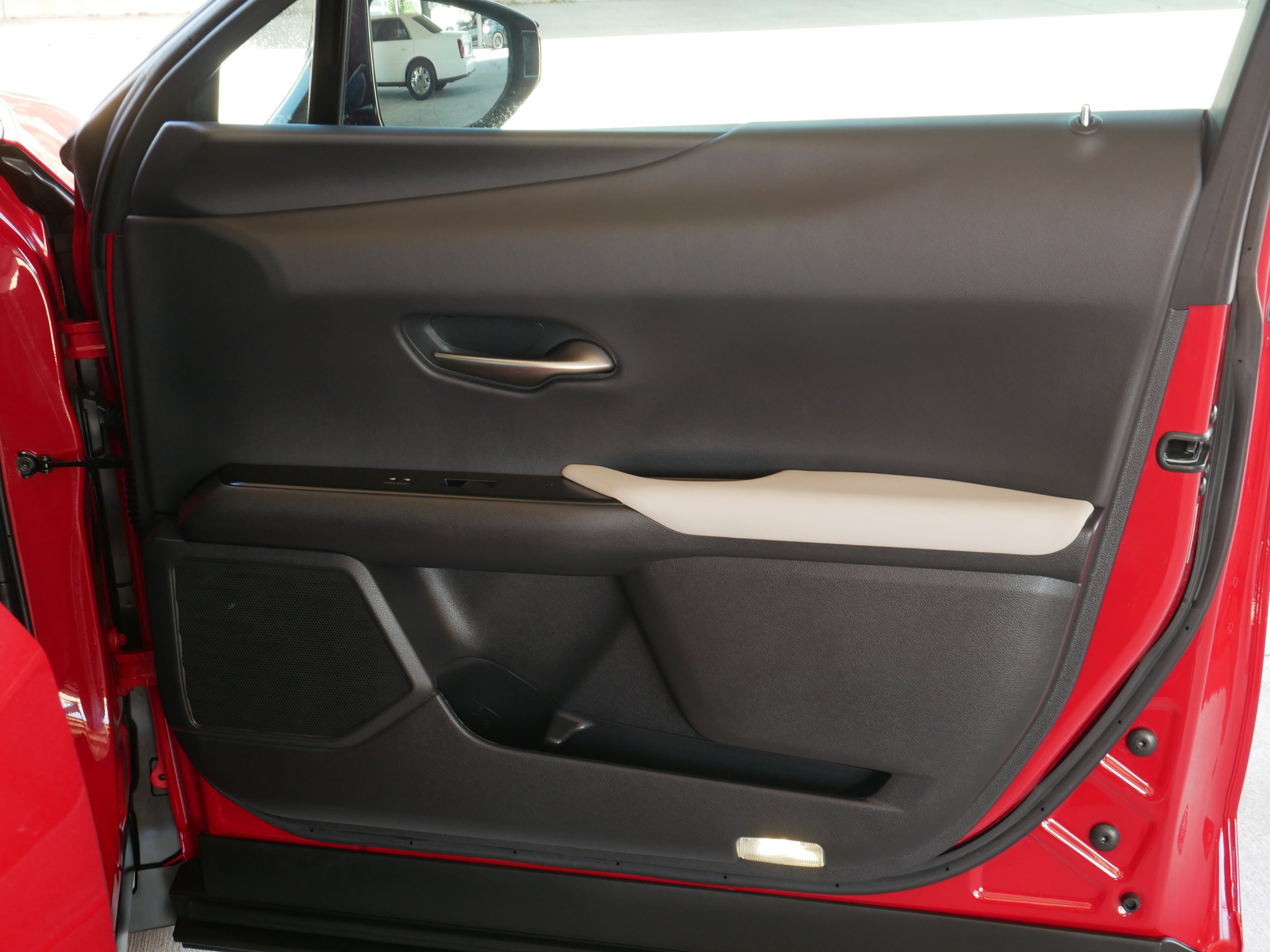 Used 2024 Lexus UX 250h FWD w/ Premium Package image 12