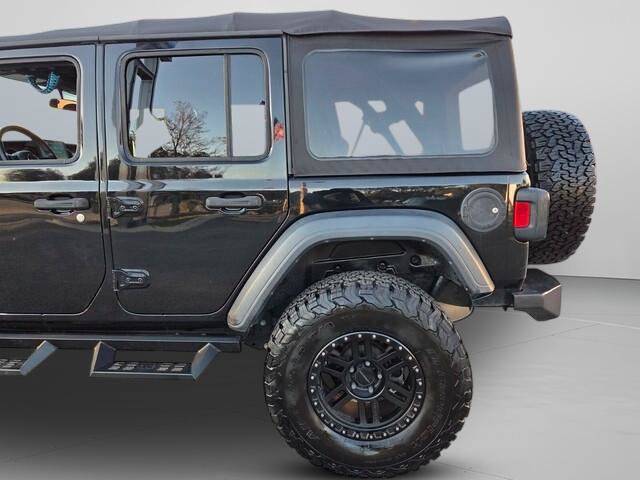 Used 2018 Jeep Wrangler Unlimited Sport S image 32