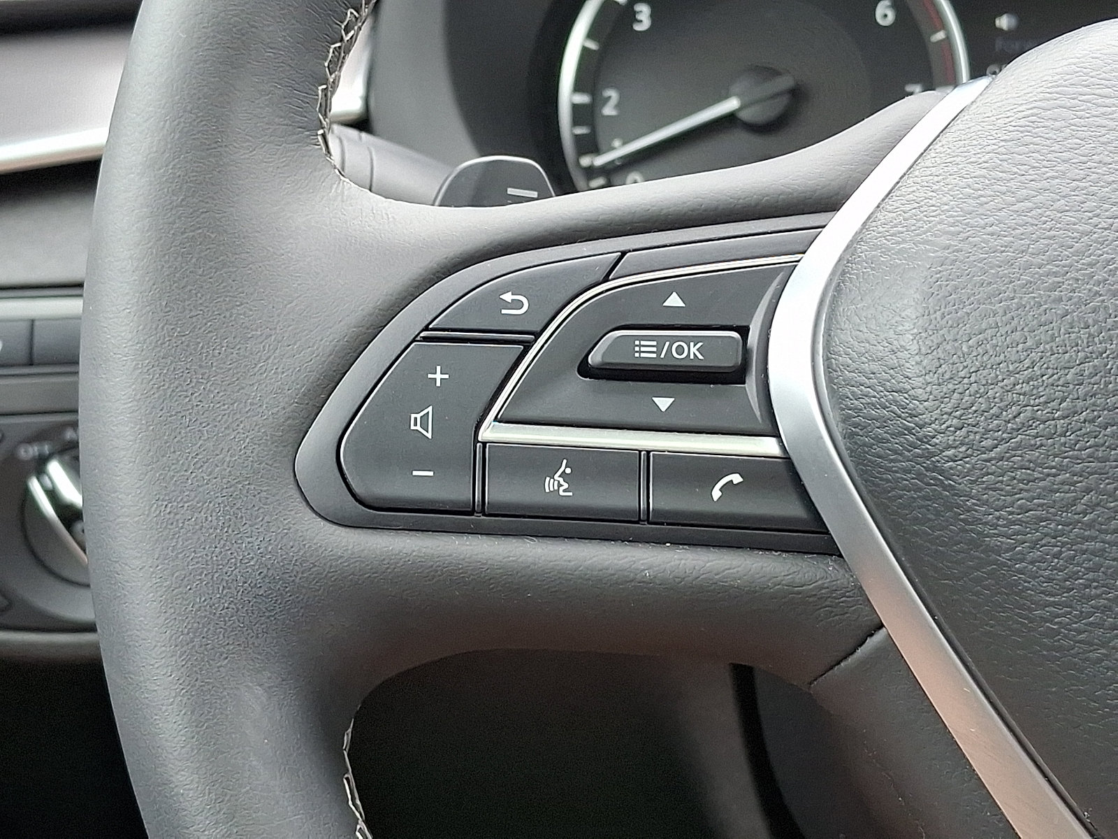 Used 2023 INFINITI QX50 Luxe AWD/4WD image 23