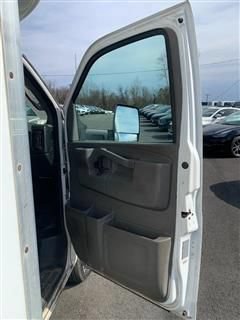 Used 2016 Chevrolet Express 3500 RWD image 11