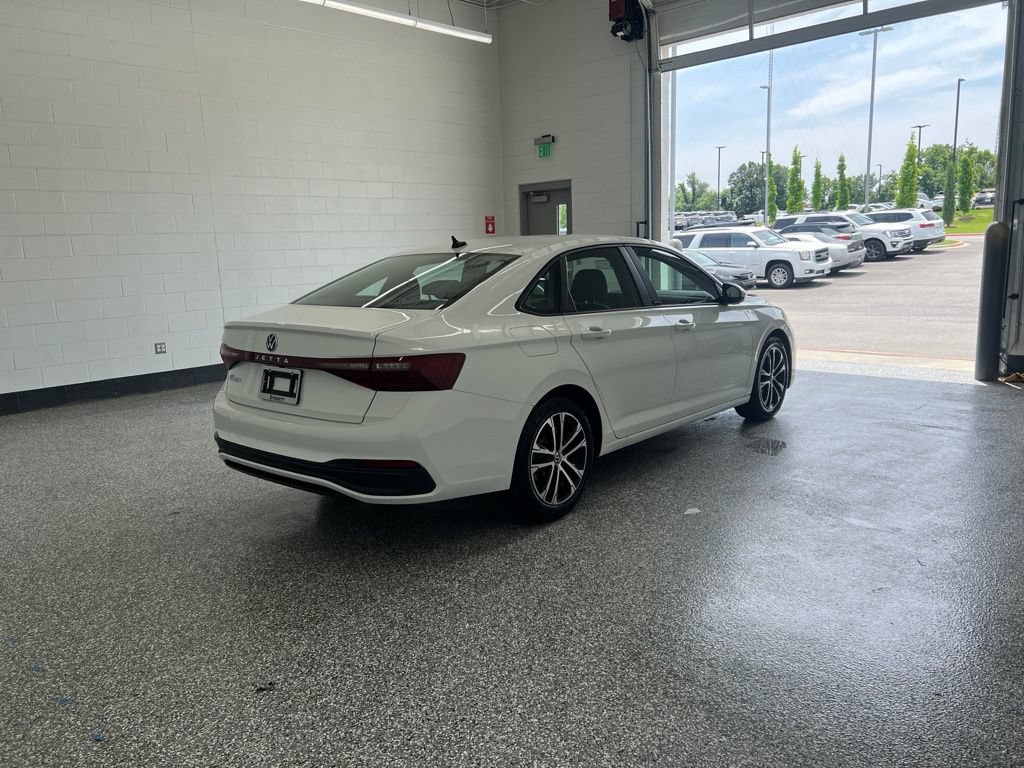 Used 2026 Volkswagen Jetta Sport FWD image 5