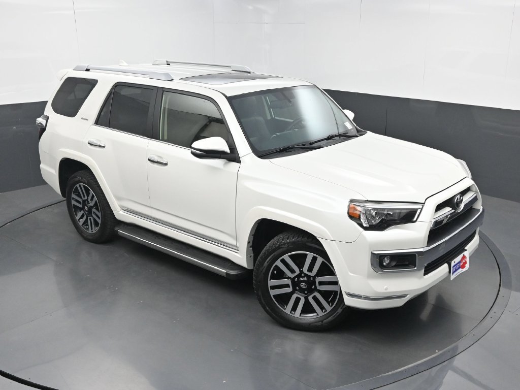 Used 2018 Toyota 4Runner Limited AWD/4WD image 32