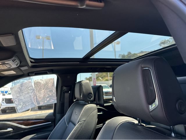 Certified 2024 Cadillac Escalade Premium Luxury w/ Performance Package AWD/4WD image 21