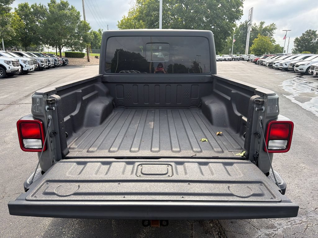Used 2021 Jeep Gladiator Overland AWD/4WD image 10