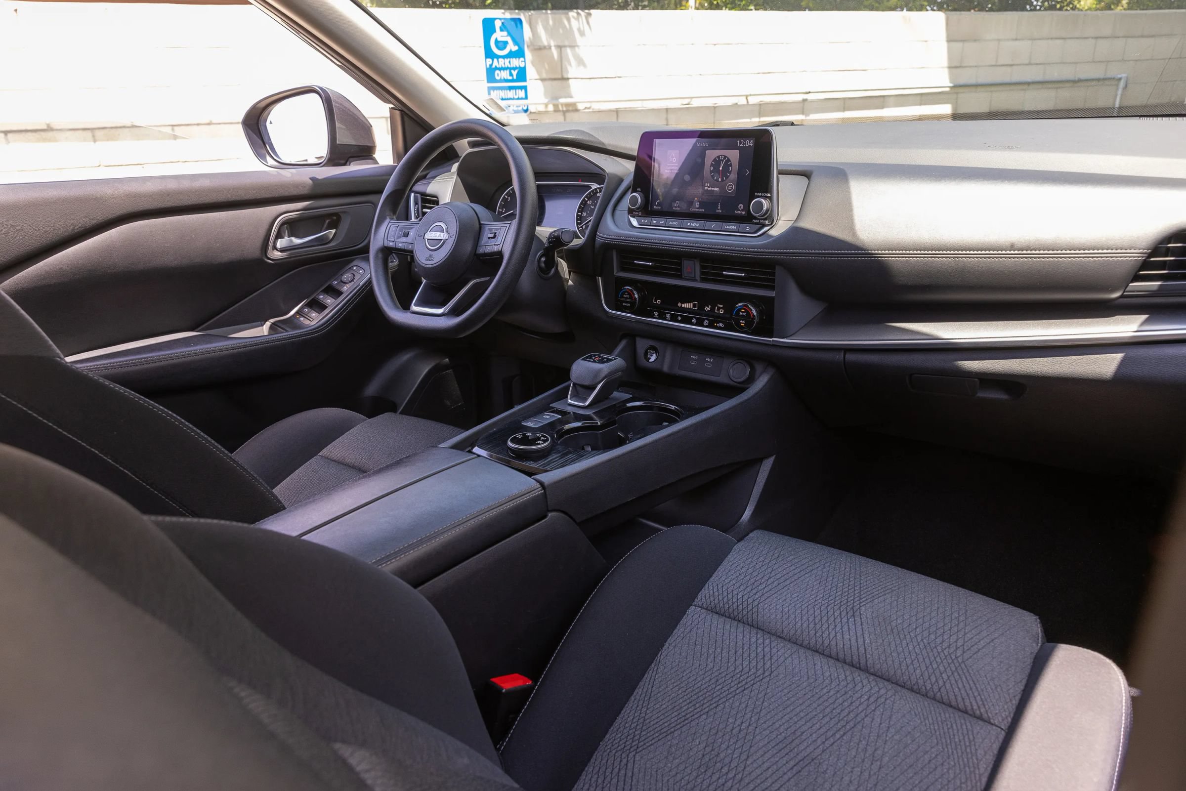 Used 2024 Nissan Rogue SV AWD/4WD image 33