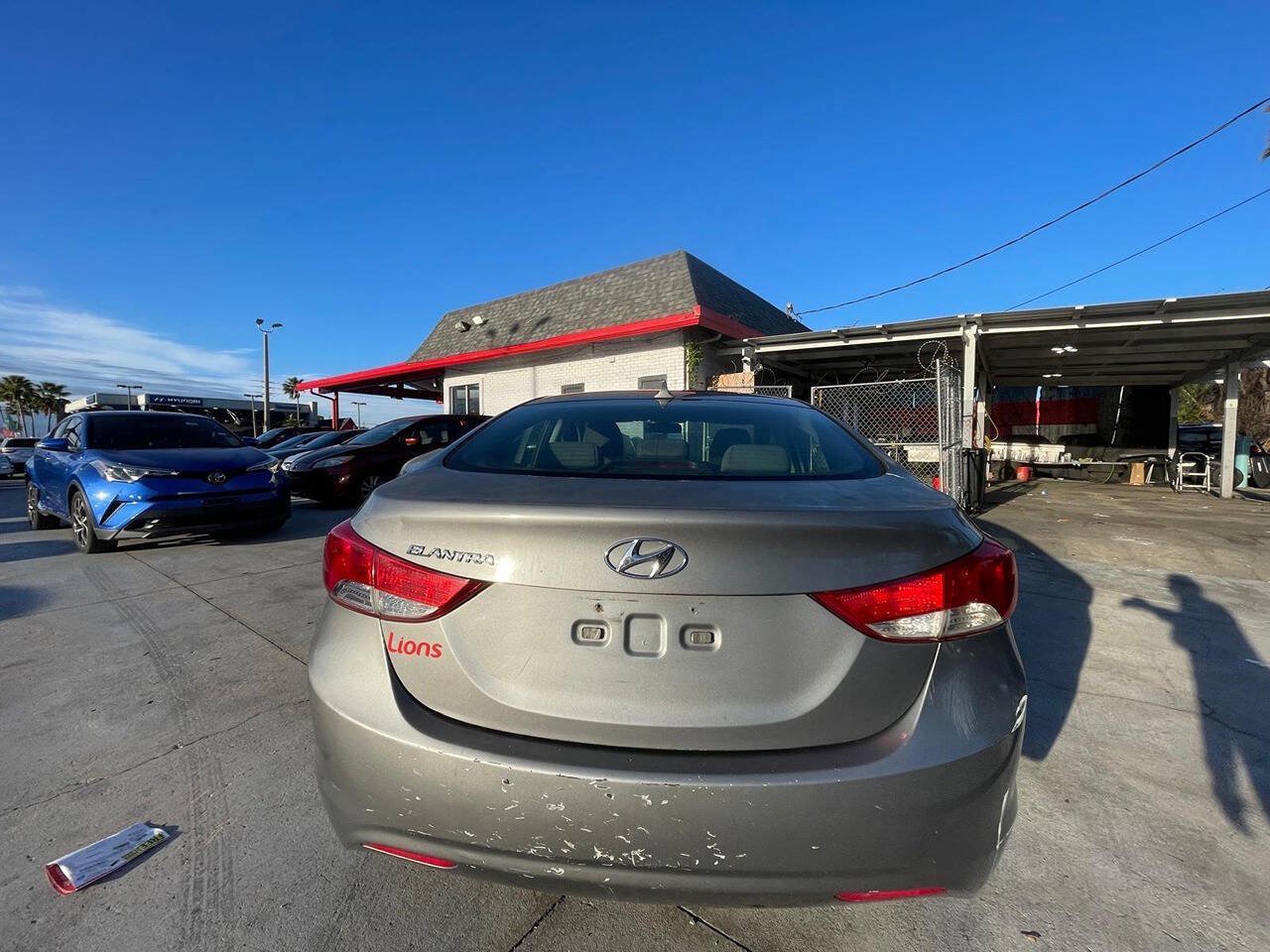 Used 2012 Hyundai Elantra GLS w/ Preferred Pkg 3 FWD image 2