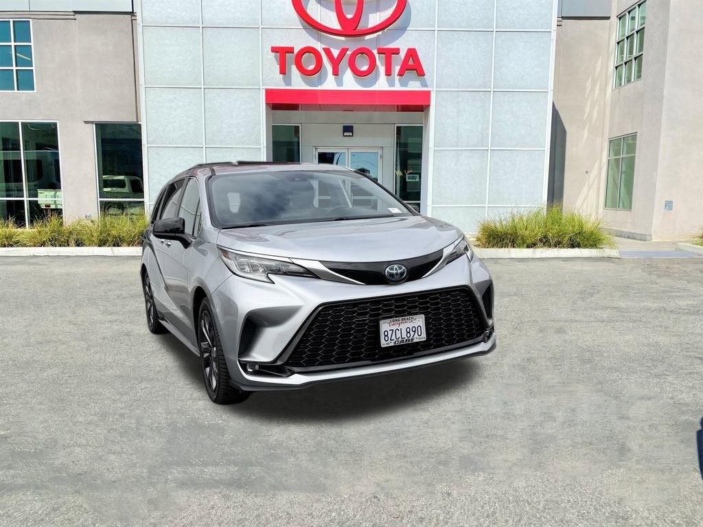 Certified 2022 Toyota Sienna XSE