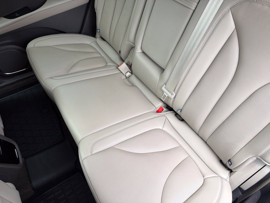 Used 2023 Lincoln Nautilus Reserve AWD/4WD image 13