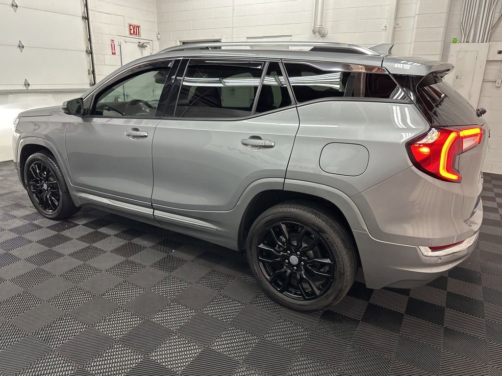 Used 2024 GMC Terrain Denali w/ Denali Premium Package image 6