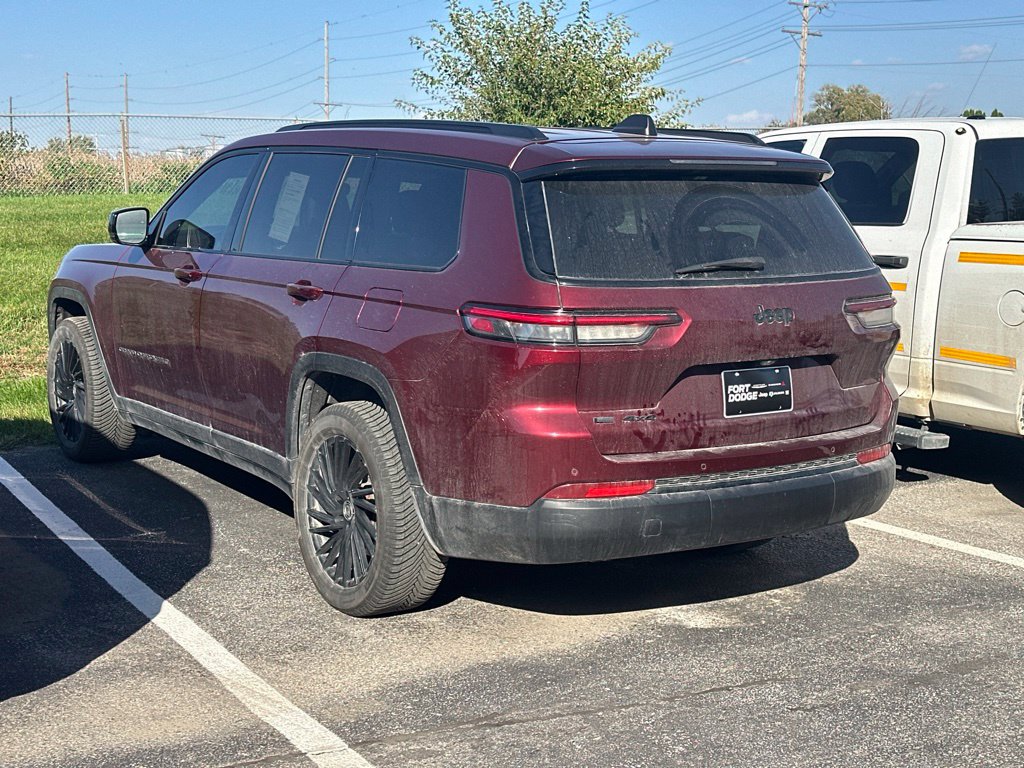 Used 2021 Jeep Grand Cherokee L Laredo AWD/4WD image 2
