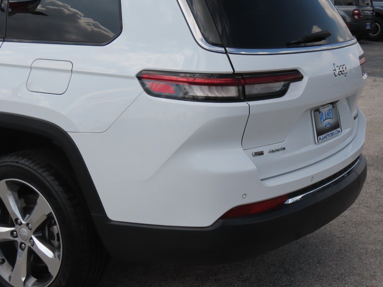 Used 2022 Jeep Grand Cherokee L Limited AWD/4WD image 16