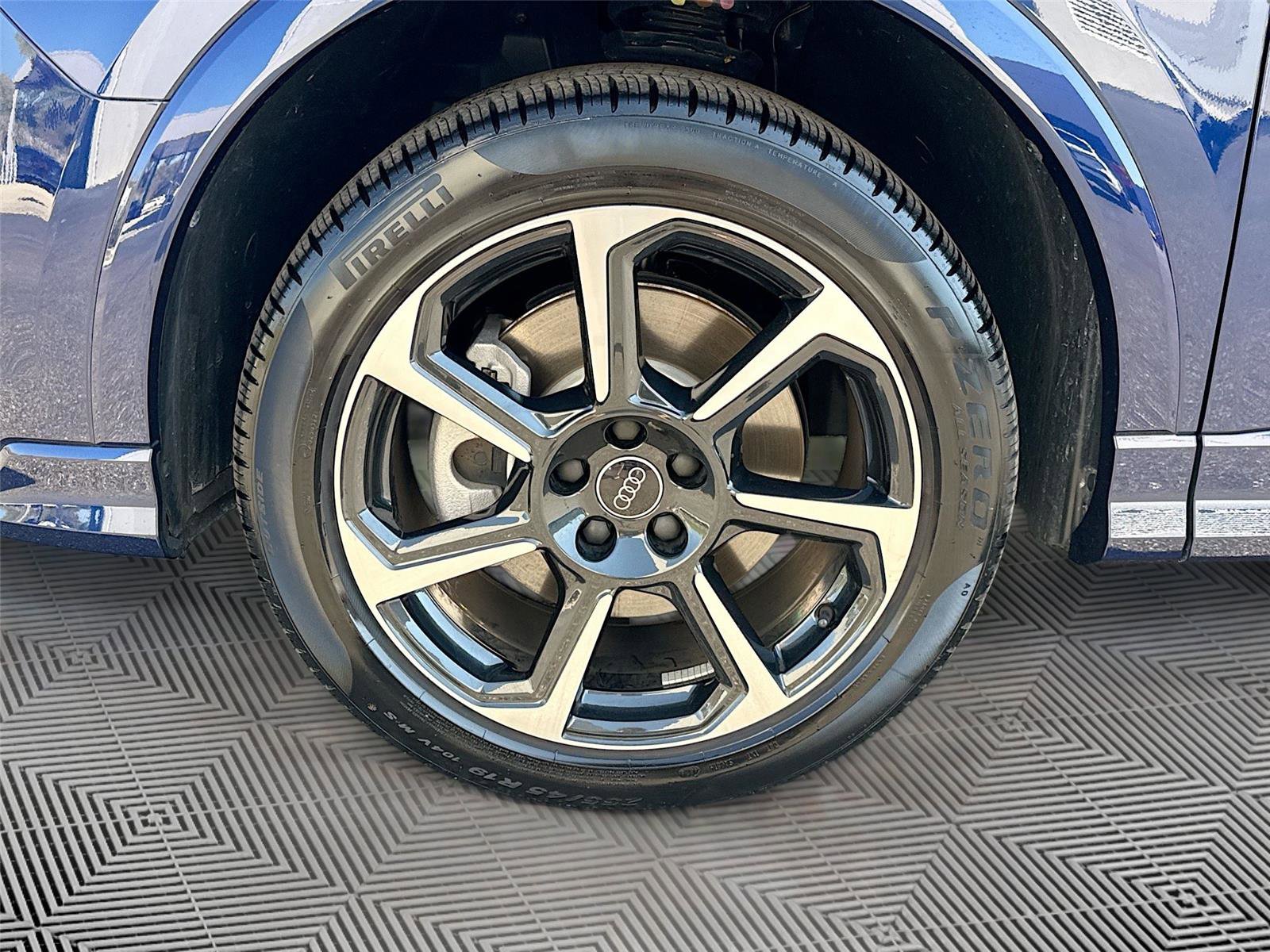 Certified 2025 Audi Q3 2.0T Premium Plus w/ Premium Plus Package image 32