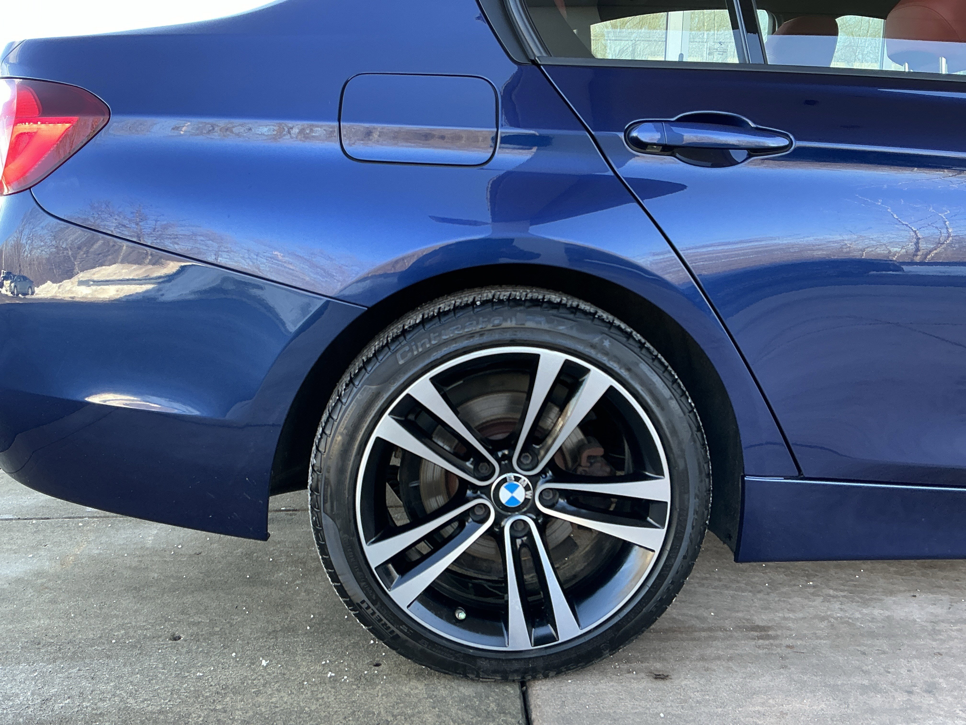 Used 2018 BMW 330i xDrive Sedan w/ Premium Package image 23