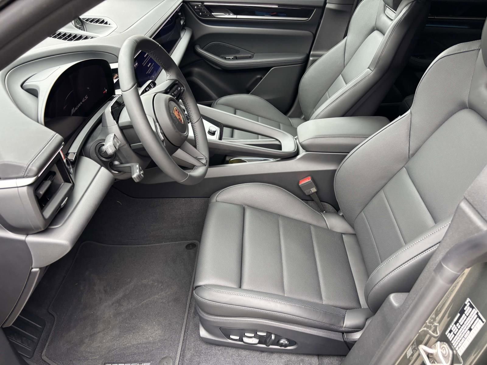 New 2026 Porsche Macan 4S Electric AWD/4WD image 20