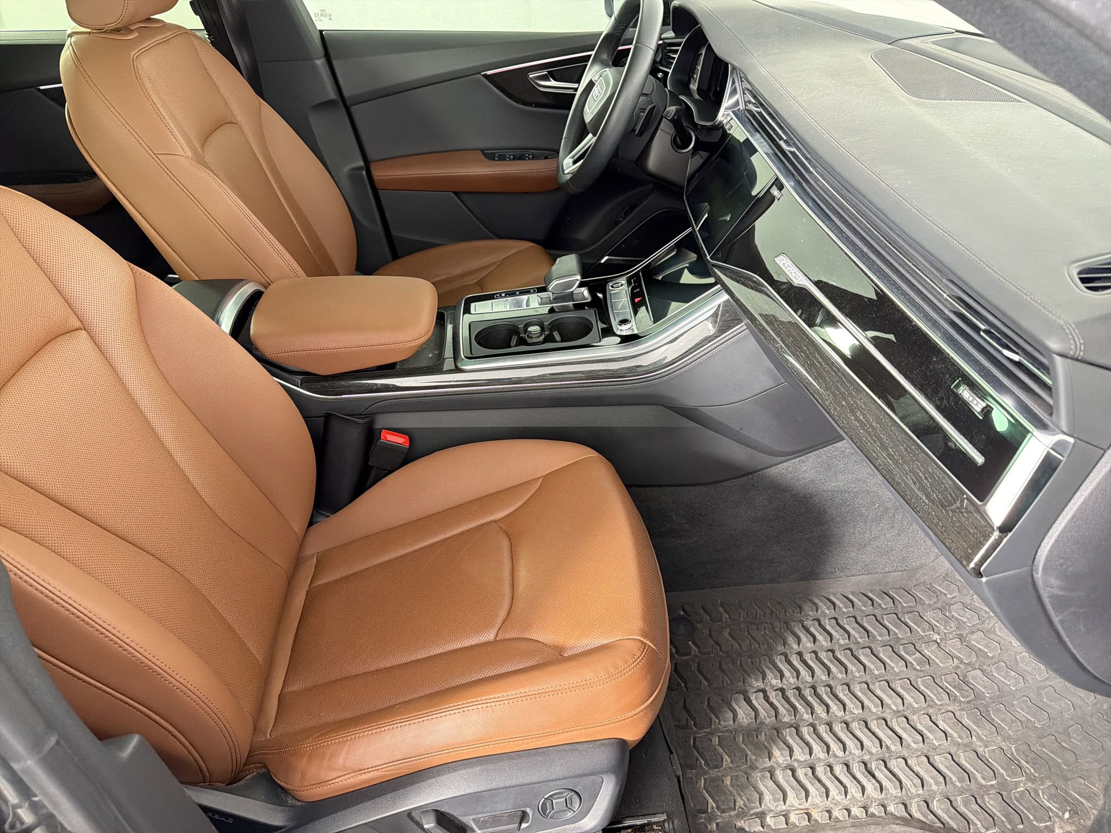 Used 2022 Audi Q8 Prestige image 30