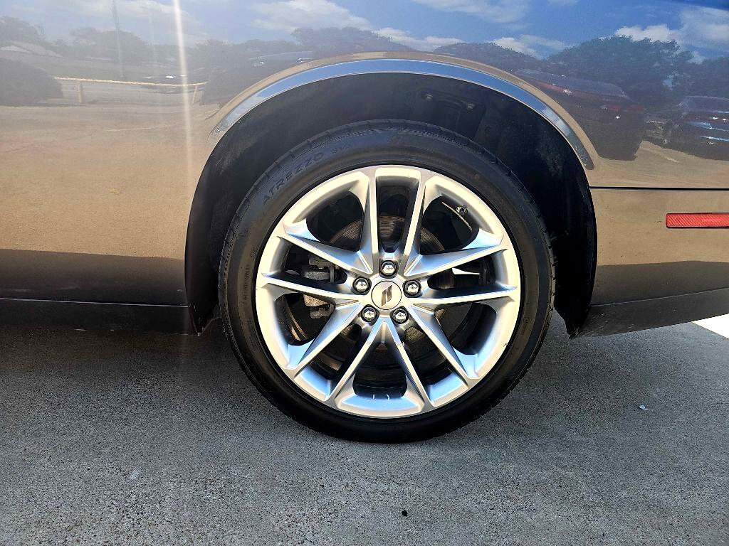 Used 2022 Dodge Challenger GT image 11
