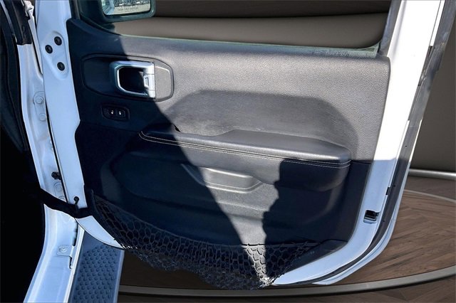 Used 2020 Jeep Wrangler Unlimited Sahara image 21