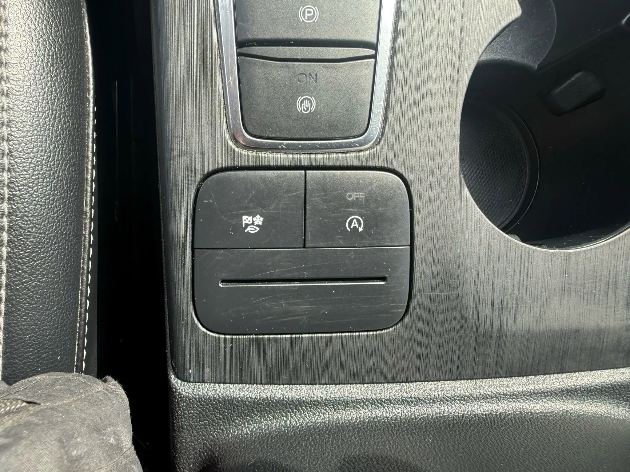 Used 2020 Ford Escape SEL image 22