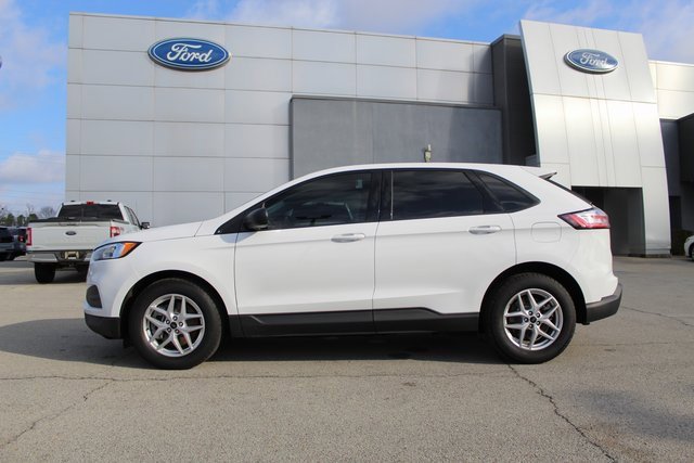 Used 2024 Ford Edge SE image 2