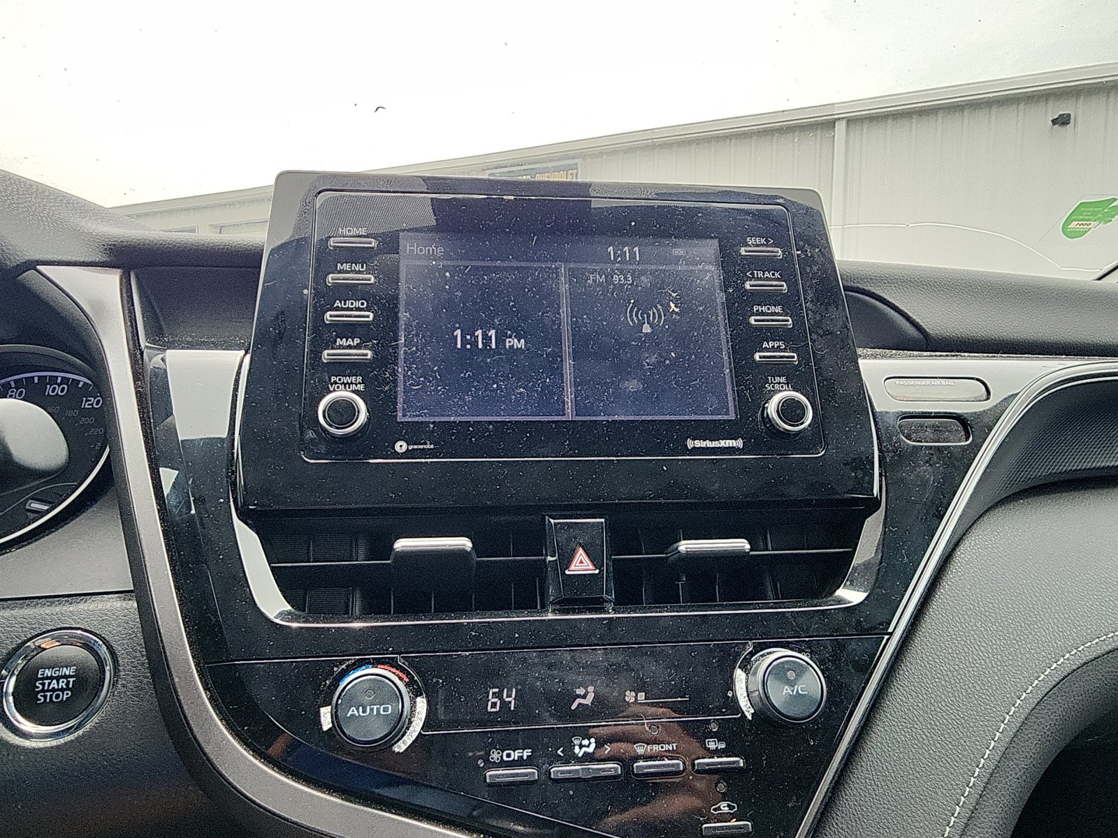 Used 2021 Toyota Camry SE w/ Convenience Package FWD image 14
