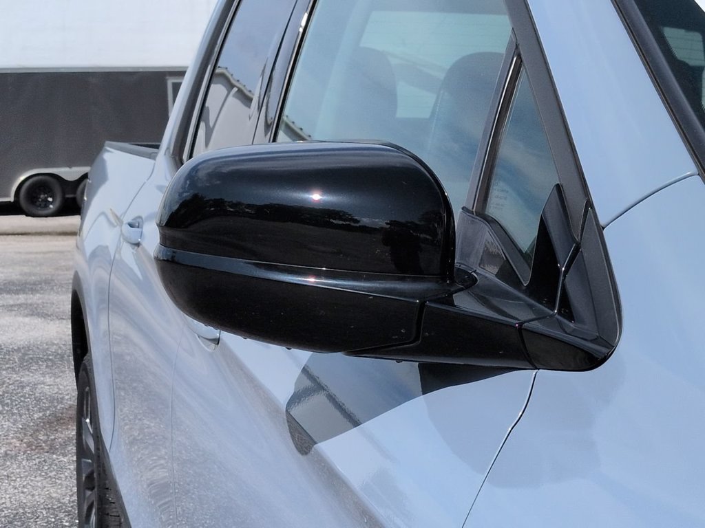 Used 2025 Honda Ridgeline Sport image 12