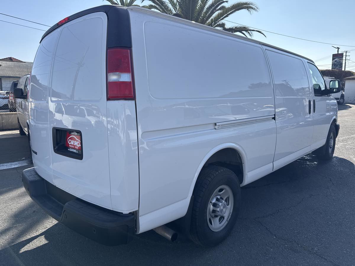 Used 2019 Chevrolet Express 3500 w/ Driver Convenience Package image 6