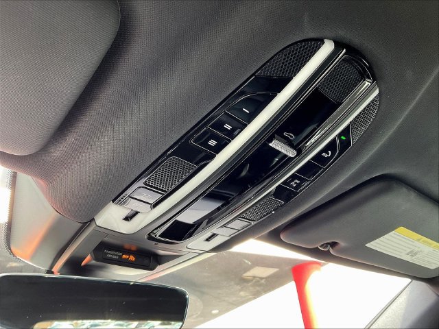 Used 2023 Porsche Cayenne S AWD/4WD image 17