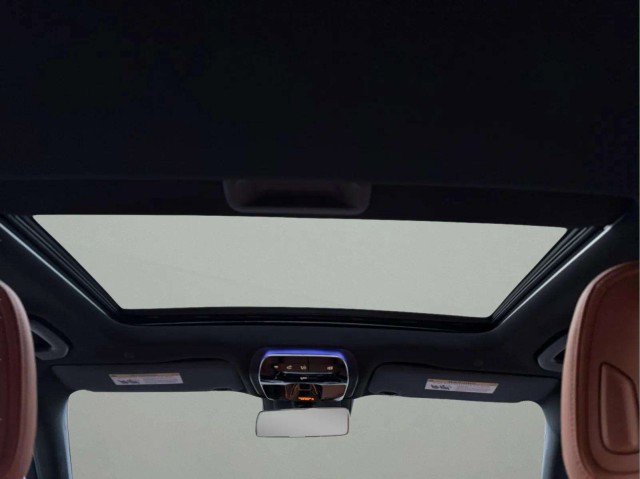 Certified 2025 Mercedes-Benz C 300 4MATIC Sedan image 17