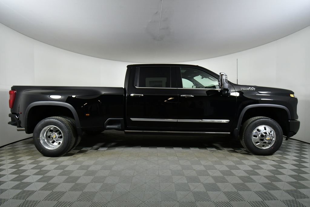 New 2026 Chevrolet Silverado 3500 High Country w/ Technology Package AWD/4WD image 15