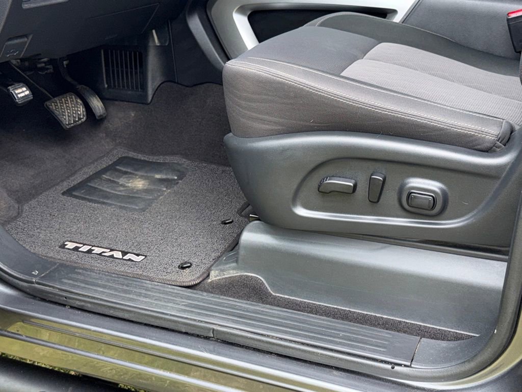 Used 2023 Nissan Titan SV w/ SV Convenience Package image 54