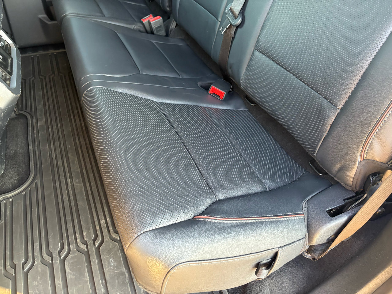 Used 2023 Ford F350 Lariat image 42