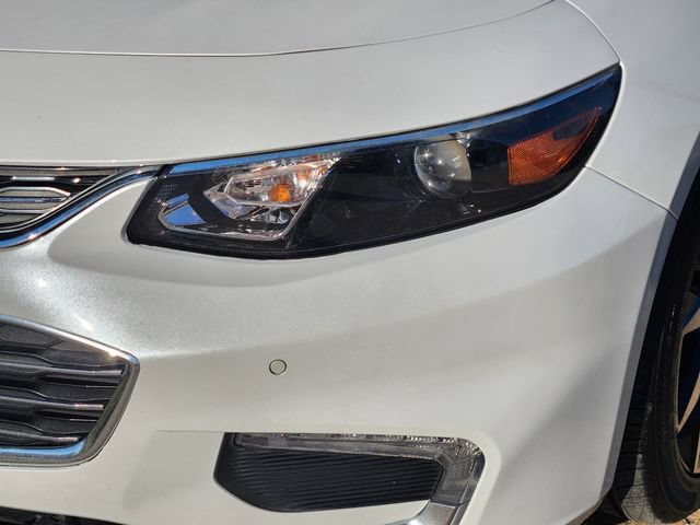 Used 2018 Chevrolet Malibu LT w/ Driver Confidence Package FWD image 9