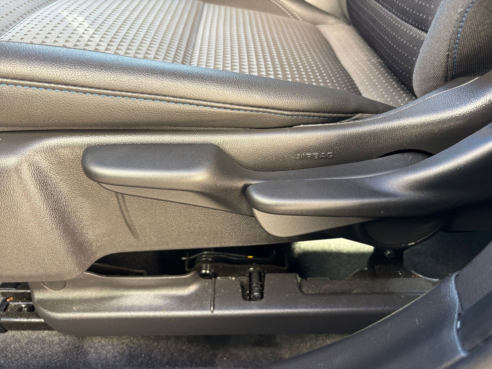 Used 2025 Chevrolet Trax LT image 23