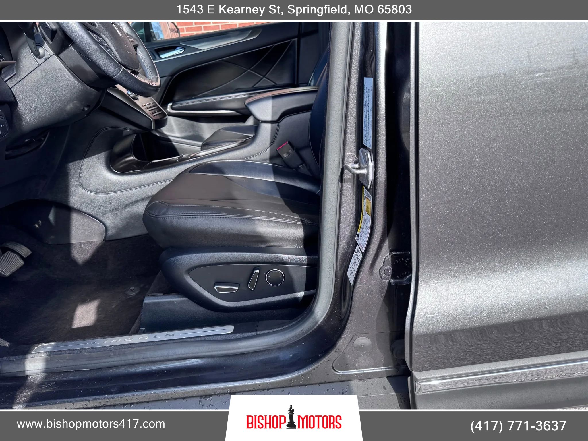 Used 2017 Lincoln MKC Premiere FWD image 28