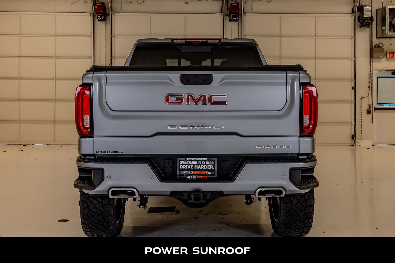 Used 2025 GMC Sierra 1500 Denali w/ Denali Reserve Package AWD/4WD image 8