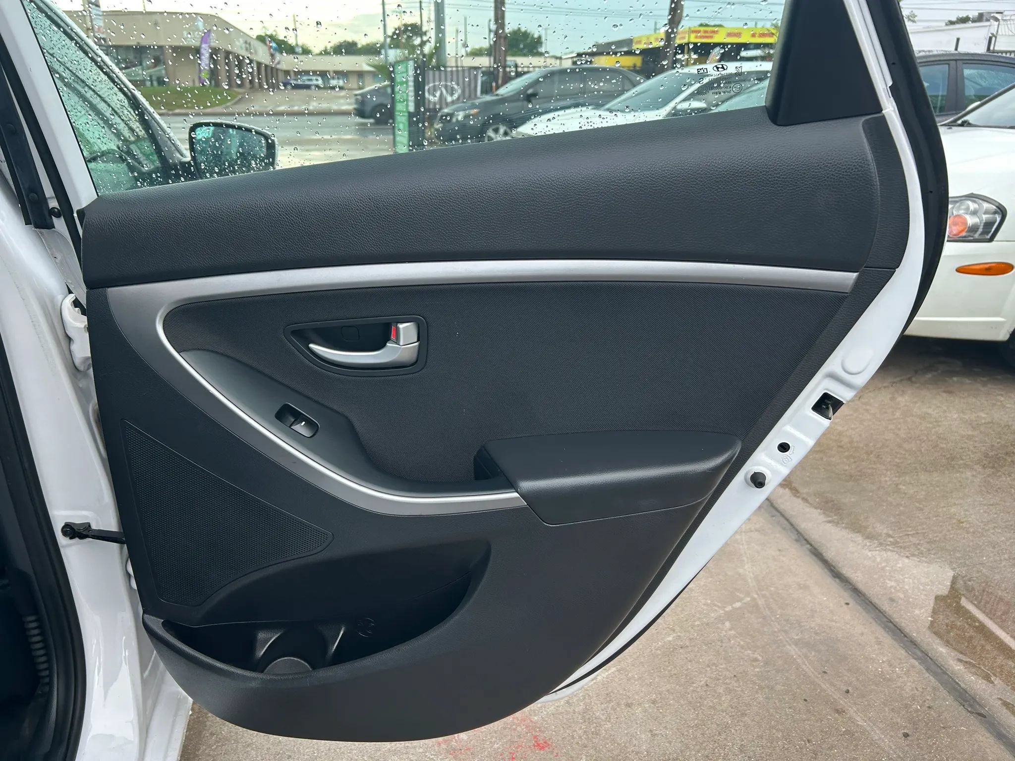 Used 2017 Hyundai Elantra GT FWD image 19