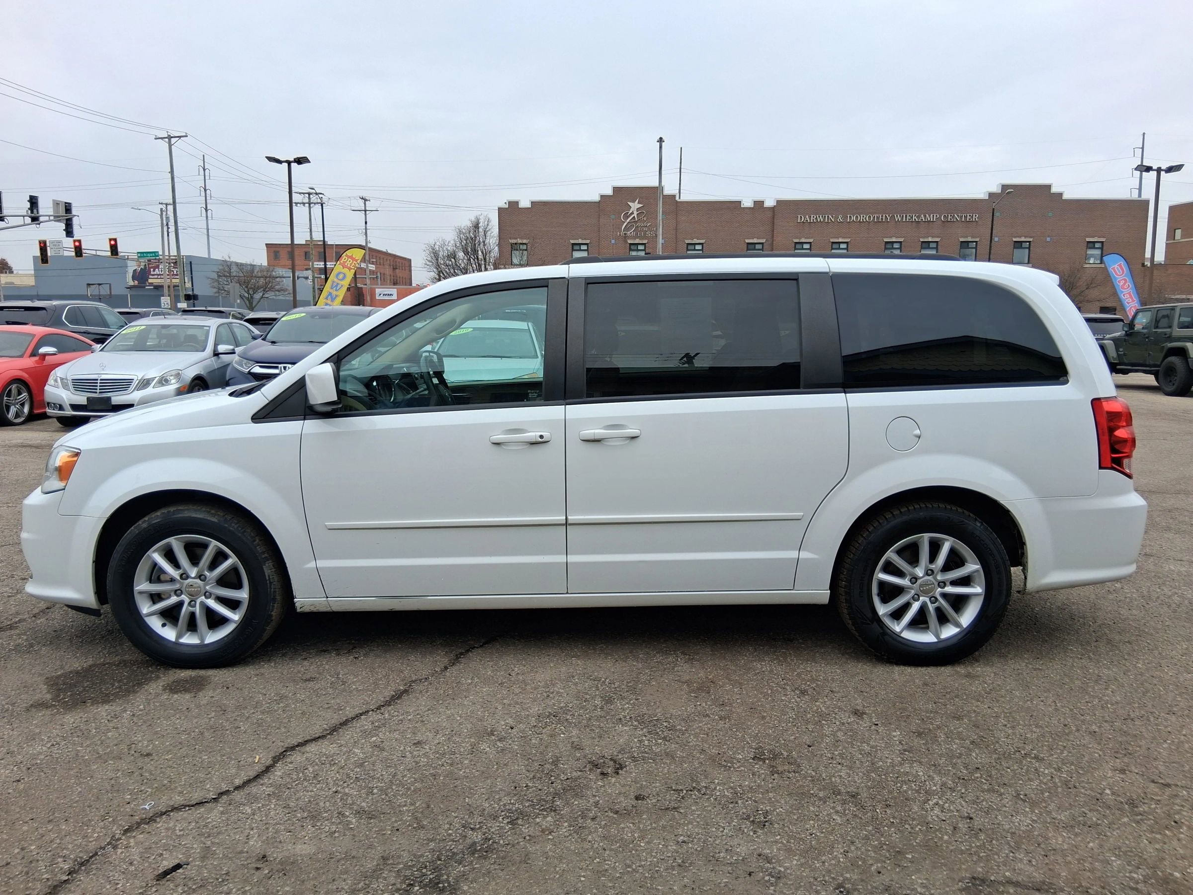 Used 2015 Dodge Grand Caravan SXT FWD image 5