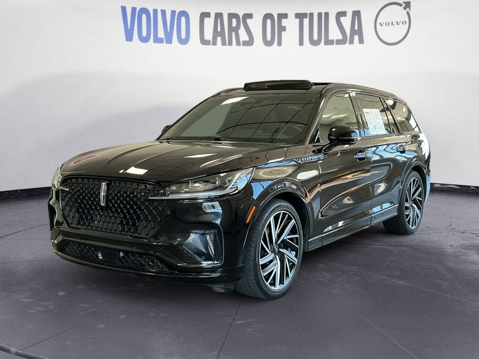 Certified 2025 Lincoln Aviator Black Label w/ Jet Appearance Package AWD/4WD image 1
